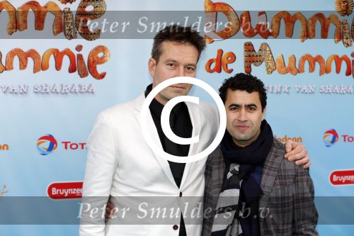 Amsterdam 6 december 2015
Premiere Dummie de Mummie in theater Amsterdam.
Yahya Gaier met Pim v Hoeve