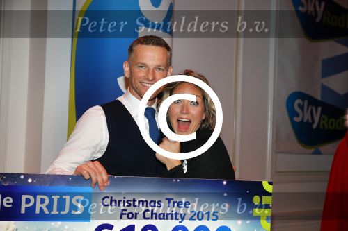 Hilversum 7 december 2015
Event Sky radio met kerstboom. De olgende bn ers doe mee.
 Xander de BuisonjÃ© & Sharon Doorson (dance4life), Barry Atsma (Diabetes Fonds) & Do (Stichting DON), Mari van de Ven & Dyanne Beekman (Hartstichting), Beau Schneider & Ruud Feltkamp (KWF Kankerbestrijding), Roel van Velzen & Roos MoggrÃ© (MasterPeace), Anouk Smulders & ManuÃ«la Kemp (Ruby and Rose), Ellen ten Damme & Henk Schiffmacher (Stichting Vluchteling), Bartho Braat & Lone van Roosendaal (Trombosestichting) en Danny de Munk & Vivian Reijs (Voedselbanken Nederland).
Vakjury
De vakjury bestaat dit jaar uit voorzitter Nance Coolen (presentatrice en winnares van CTFC 2014), Fred van Leer (kledingstylist en presentator) en Pascal Koeleman (ondernemer en jurylid van SBS 6\' Hollands Beste Bloemstylis