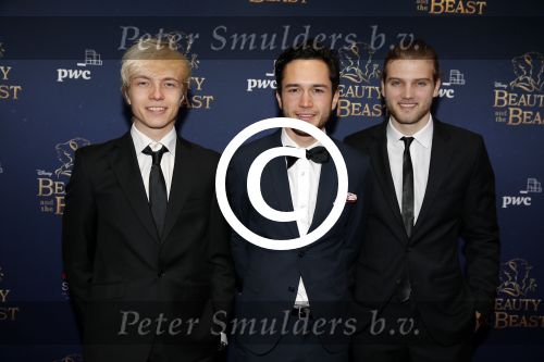 Scheveningen 13 december 2015
Premiere Beauty & the beast in het circustheater.
Zomaar