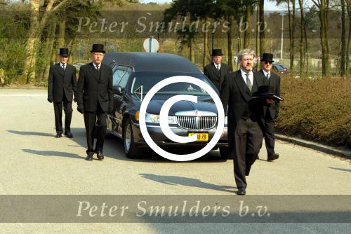 Leusden 10 april 2002

Begrafenis Conny Vandenbosch op Rusthof.
dragers kist

Peter Smulders bv
