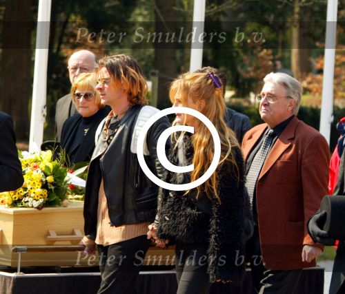 Leusden 10 april 2002

Begrafenis Conny Vandenbosch op Rusthof.
Zoon Conny

Peter Smulders bv