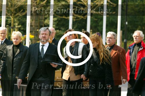 Leusden 10 april 2002

Begrafenis Conny Vandenbosch op Rusthof.
Zoon Conny

Peter Smulders bv