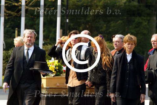 Leusden 10 april 2002

Begrafenis Conny Vandenbosch op Rusthof.
Zoon Conny

Peter Smulders bv