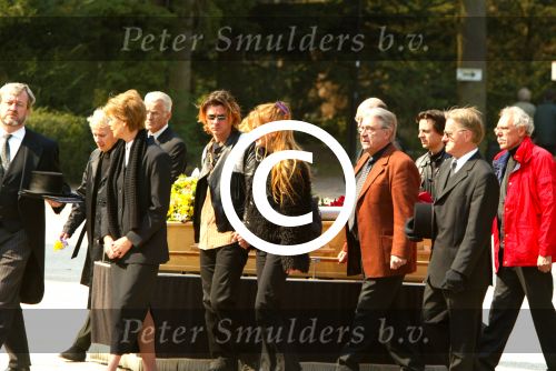 Leusden 10 april 2002

Begrafenis Conny Vandenbosch op Rusthof.
Zoon Conny

Peter Smulders bv
