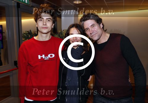 Amsterdam 20 december 2016 
Premiere Watskeburt in de meervaart. daniel Boissevain met vrouw en zoon