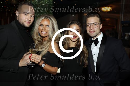 Amsterdam 22 december 2016
Premiere wereld kerstcircus in Carre. Elisa v d Meyden met haar vader Henk en moeder Monica Strotman