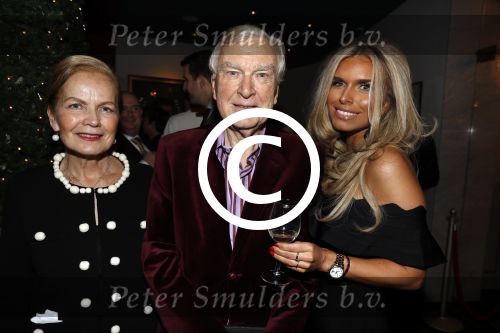 Amsterdam 22 december 2016
Premiere wereld kerstcircus in Carre. Elisa v d Meyden met haar vader Henk en moeder Monica Strotman