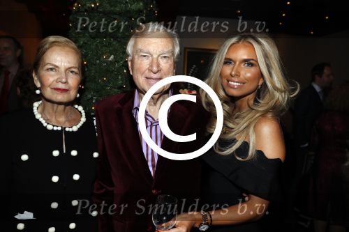 Amsterdam 22 december 2016
Premiere wereld kerstcircus in Carre. Elisa v d Meyden met haar vader Henk en moeder Monica Strotman