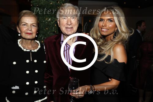 Amsterdam 22 december 2016
Premiere wereld kerstcircus in Carre. Elisa v d Meyden met haar vader Henk en moeder Monica Strotman