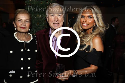 Amsterdam 22 december 2016
Premiere wereld kerstcircus in Carre. Elisa v d Meyden met haar vader Henk en moeder Monica Strotman