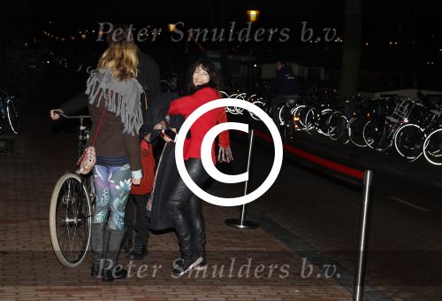 Amsterdam 22 december 2016
Premiere wereld kerstcircus in Carre. Ellen ten Damme wordt gekust door ex vriend Robin Berlijn.