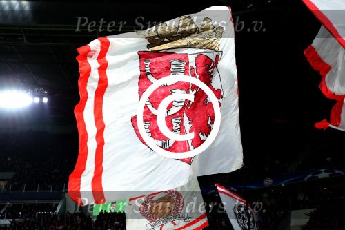 Eindhoven, 1 November 2016
4e wedstrijd voorronde Champions Leaugue seizoen 2016/2017
PSV-Bayern Munchen, eindstand 1-2
Gemeentevlag Eindhoven bij PSV
