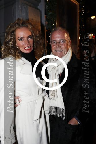 Amsterdam 22 december 2016
Premiere wereld kerstcircus in Carre. Joan thierry met vriendin