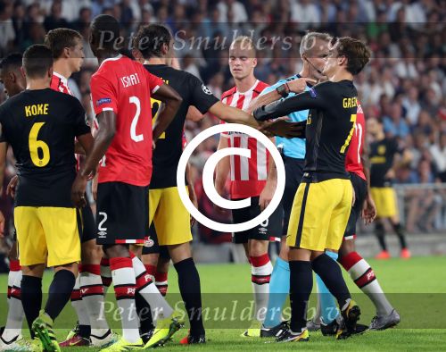 Eindhoven, 13 September 2016
PSV-Atletico Madrid, eindstand 0-1 
Eerste wedstrijd voorronde CL Seizoen 2016-2017
Jorrit Hendrix en Antoine Griezman Diego Godin