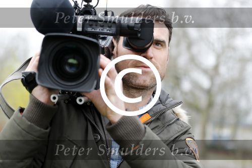 Amsterdam 14 december 2016
Verslaggever Marius Looijmans met cameraman Kees Aantjes van SBS6