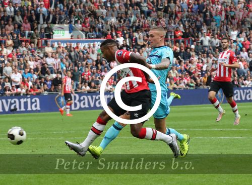 Eindhoven, 18 September 2016 PSV-Feyenoord, eindstand 0-1 Kompetitie Seizoen 2016-2017.
Luciano Narsingh Rick Karsdorp