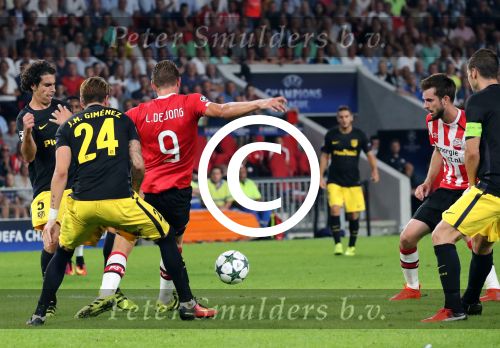 Eindhoven, 13 September 2016
PSV-Atletico Madrid, eindstand 0-1 
Eerste wedstrijd voorronde CL Seizoen 2016-2017
Luuk de Jong en Jose Maria Gimenez in duel