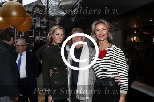 Amsterdam 17 december 2016 
Opening winkel Nynke Wynia door vriendin Micky Hoogendijk. Marcel Boekhoorn met dochter Nicole en Frits Kroymans