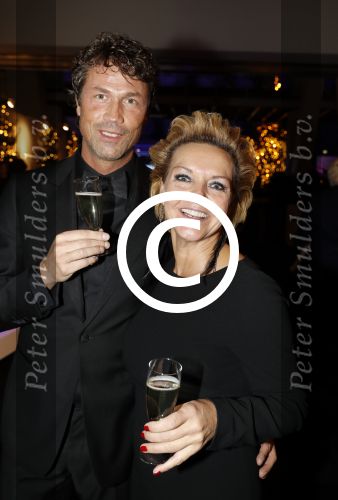 Amsterdam 8 december 2016
15e luxury fair in de RAI. Mariska v Kolck met een vriend Hennie Sambeek