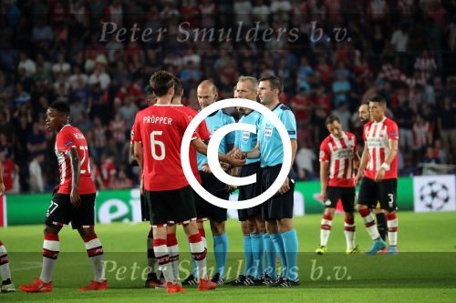 Eindhoven, 13 September 2016
PSV-Atletico Madrid, eindstand 0-1 
Eerste wedstrijd voorronde CL Seizoen 2016-2017
Martin Atkinson