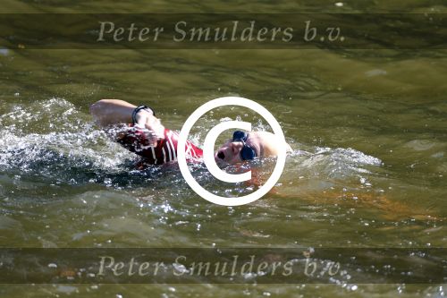 Amsterdam 9 september 2012
Maxima doet mee met de Amsterdam City swim door de grachten van Amsterdam. Prins Willem Alexander en hun dochters prinses Amalia Alexia en Ariane wachten haar an de finisch op de keizersgracht op.
Peter Smulders bv