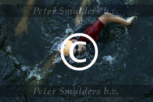 Amsterdam 9 september 2012
Maxima doet mee met de Amsterdam City swim door de grachten van Amsterdam. Prins Willem Alexander en hun dochters prinses Amalia Alexia en Ariane wachten haar an de finisch op de keizersgracht op.
Peter Smulders bv