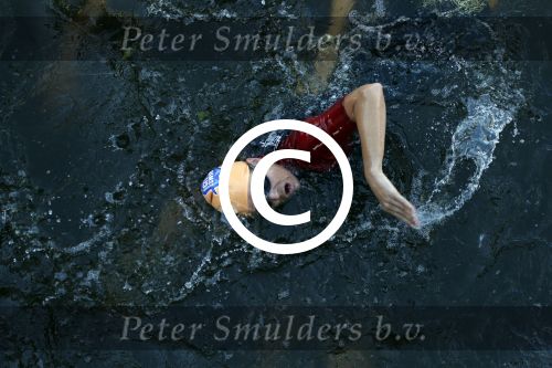 Amsterdam 9 september 2012
Maxima doet mee met de Amsterdam City swim door de grachten van Amsterdam. Prins Willem Alexander en hun dochters prinses Amalia Alexia en Ariane wachten haar an de finisch op de keizersgracht op.
Peter Smulders bv