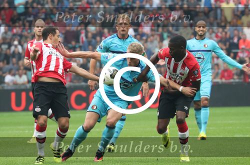 Eindhoven, 18 September 2016 PSV-Feyenoord, eindstand 0-1 Kompetitie Seizoen 2016-2017.
Nicolai Jorgensen in duel met Andres Guardado en Nicolas Isimat-Mirin