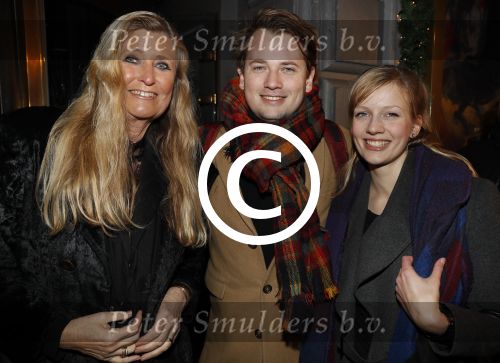 Amsterdam 22 december 2016
Premiere wereld kerstcircus in Carre. pammy Boltini met zoon en schoondochter