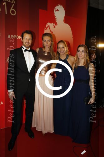 Amsterdam 21 december 2016
Sportman en sportvrouw van het jaar verkiezing tijdens het sportgala in de RAI.
Reinder Nummerdor en partner Manon Flier