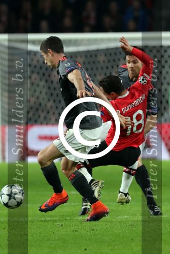 Eindhoven, 1 November 2016
4e wedstrijd voorronde Champions Leaugue seizoen 2016/2017
PSV-Bayern Munchen, eindstand 1-2
Robert Lewandowski en Andre Guardado