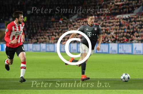 Eindhoven, 1 November 2016
4e wedstrijd voorronde Champions Leaugue seizoen 2016/2017
PSV-Bayern Munchen, eindstand 1-2
Robert Lewandowski en Davy Propper