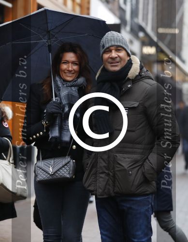 Amsterdam 7 januari 2016
Ruud Gullit met zijn vriendin Karin de Rooij en haar zoon op de pc hooftstraat