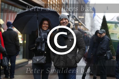Amsterdam 7 januari 2016
Ruud Gullit met zijn vriendin Karin de Rooij en haar zoon op de pc hooftstraat