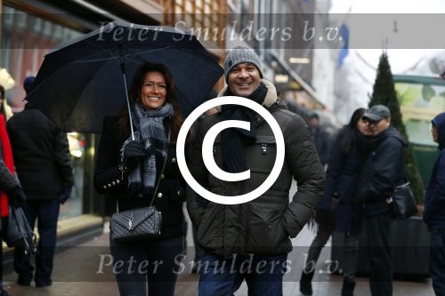 Amsterdam 7 januari 2016
Ruud Gullit met zijn vriendin Karin de Rooij en haar zoon op de pc hooftstraat