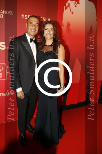 Amsterdam 21 december 2016
Sportman en sportvrouw van het jaar verkiezing tijdens het sportgala in de RAI. Ruud Gullit met vriendin Karin de Rooij
