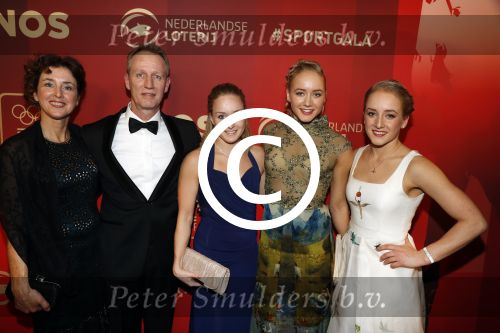 Amsterdam 21 december 2016
Sportman en sportvrouw van het jaar verkiezing tijdens het sportgala in de RAI. Lieke Sanne Vincent en moeder Gemma Wevers zijn aanwezig als Sanne sportvrouw van het jaar wordt