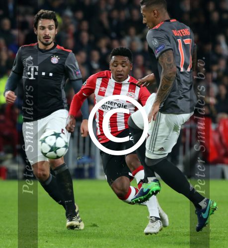 Eindhoven, 1 November 2016
4e wedstrijd voorronde Champions Leaugue seizoen 2016/2017
PSV-Bayern Munchen, eindstand 1-2
Steven Bergwijn David Alaba Mats Hummels