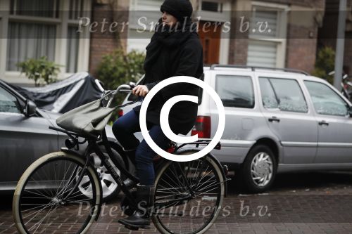 Amsterdam 7 januari 2016
Susan Visser op de fiets in de kou