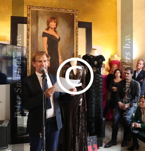 Den Bosch, 17 Oktober 2017
Veiling en tentoonstelling Kleding van Sandra Reemer bij Addy v d Krommenacker.