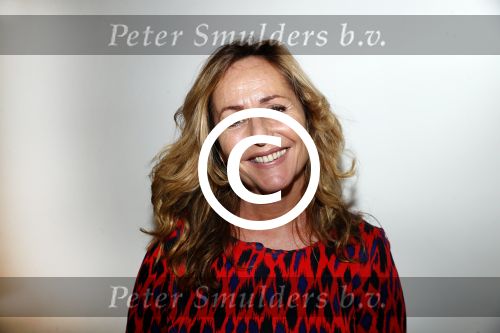Amsterdam 16 oktober 2017
Boekpresentatie Marjolein Hurkmans . Angela Groothuizen ontvangt het eerste exemplaar.