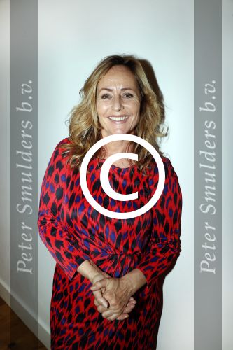 Amsterdam 16 oktober 2017
Boekpresentatie Marjolein Hurkmans . Angela Groothuizen ontvangt het eerste exemplaar.