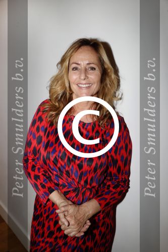 Amsterdam 16 oktober 2017
Boekpresentatie Marjolein Hurkmans . Angela Groothuizen ontvangt het eerste exemplaar.