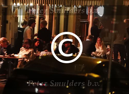 Amsterdam 18 oktober 2017
Anna Nooshin met vriend op terras bij Castell