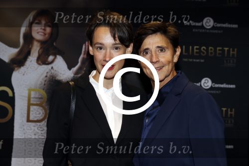 Amsterdam 2 oktober 2017
Premiere Liesbeth List de musical in Carre. Anne v Veen met partner