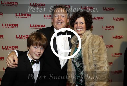 Rotterdam 22 december 2017
100 jaar het oude Luxor in Rotterdam. Bert Visscher met vrouw en zoon
