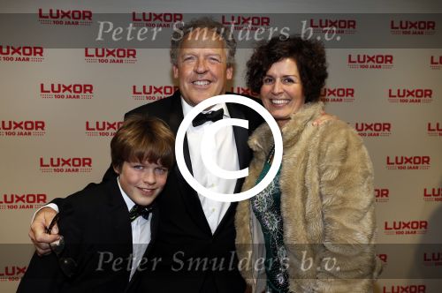 Rotterdam 22 december 2017
100 jaar het oude Luxor in Rotterdam. Bert Visscher met vrouw en zoon