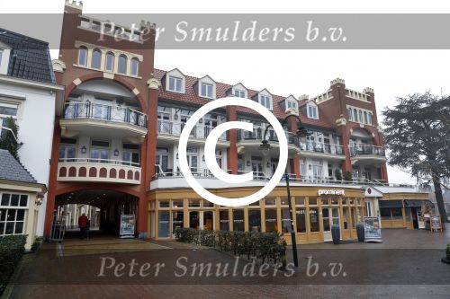 Laren 20 december 2017
De familie Blokker heeft het penthouse/appartement van de familie de Mol gekocht.