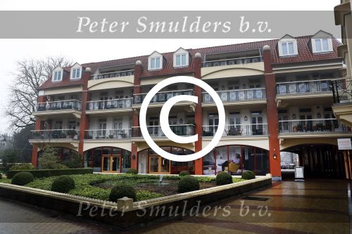 Laren 20 december 2017
De familie Blokker heeft het penthouse/appartement van de familie de Mol gekocht.