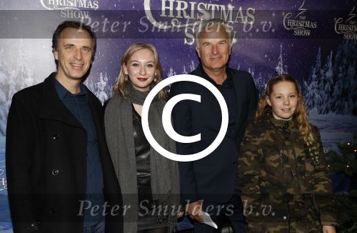Amsterdam 24 december 2017
RTL kerst show in het ziggo dome. Bob Sikkes met familie
